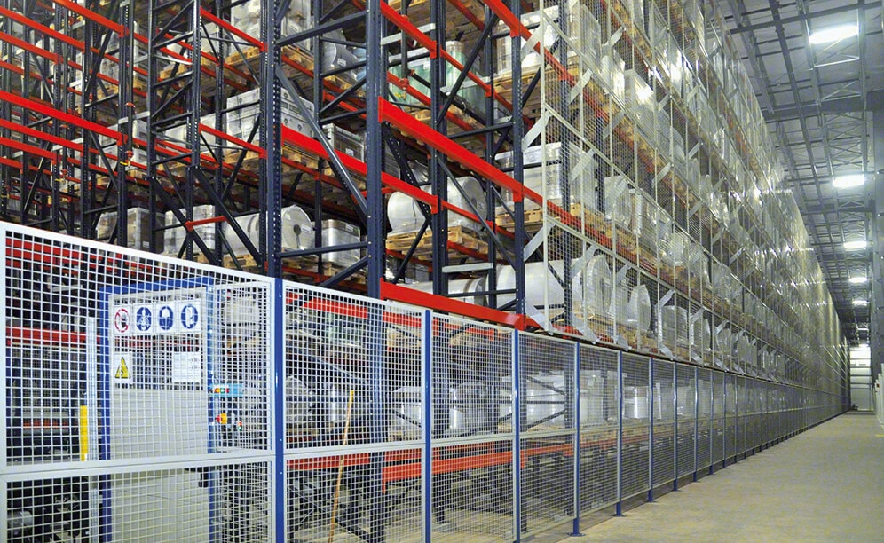 El almacén de Charter Next Generation destaca por sus pasillos de 140 m de longitud