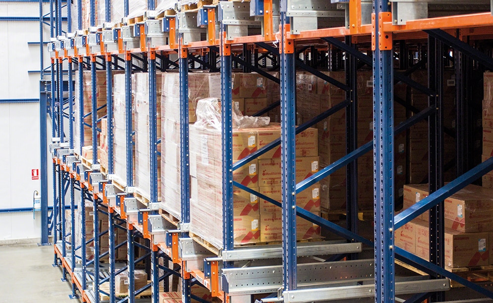 La farmacéutica Medifarma construye en Lima un almacén autoportante formado por estanterías compactas con Pallet Shuttle para respaldar su crecimiento continuo La farmacéutica Medifarma construye en Lima un almacén autoportante formado por estanterías compactas con Pallet Shuttle para respaldar su crecimiento continuo