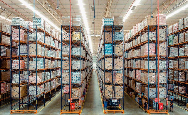 Armazém Mateus ha equipado su centro de distribución en Brasil con racks selectivos de Mecalux