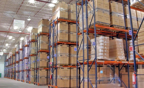 Rack selectivo con doble profundidad para centro de distribución de Electrolux Rack selectivo con doble profundidad para centro de distribución de Electrolux