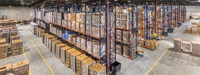 Los racks selectivos de Mecalux miden 8,2 m de altura