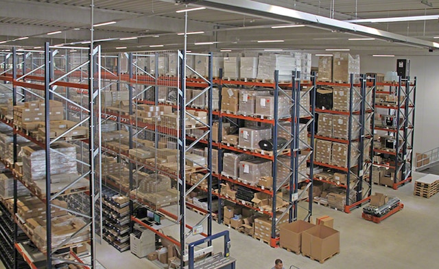 Mecalux ha equipado el almacén de Company 4 con racks selectivos que aportan una capacidad de almacenaje de 2.253 tarimas
