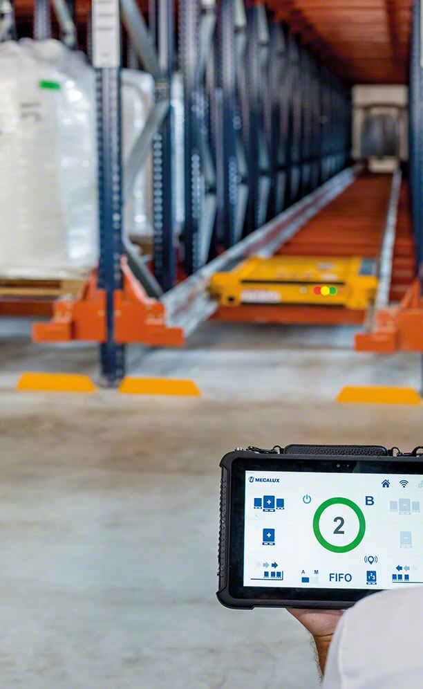 Tablet de control con conexión wifi para dirigir el Pallet Shuttle