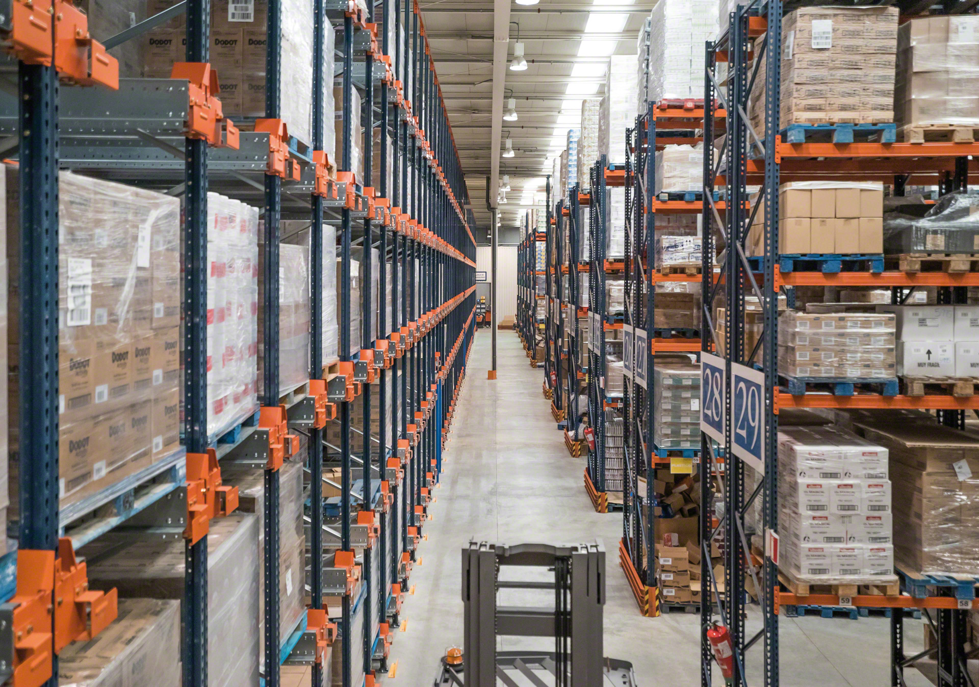El Pallet Shuttle se puede combinar con racks convencionales en almacenes que posean productos de distinta rotación
