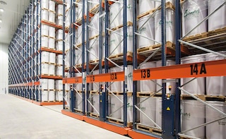 Estanterías Movirack y ‘drive-in’ para las cámaras de congelación de Nufri Estanterías Movirack y ‘drive-in’ para las cámaras de congelación de Nufri