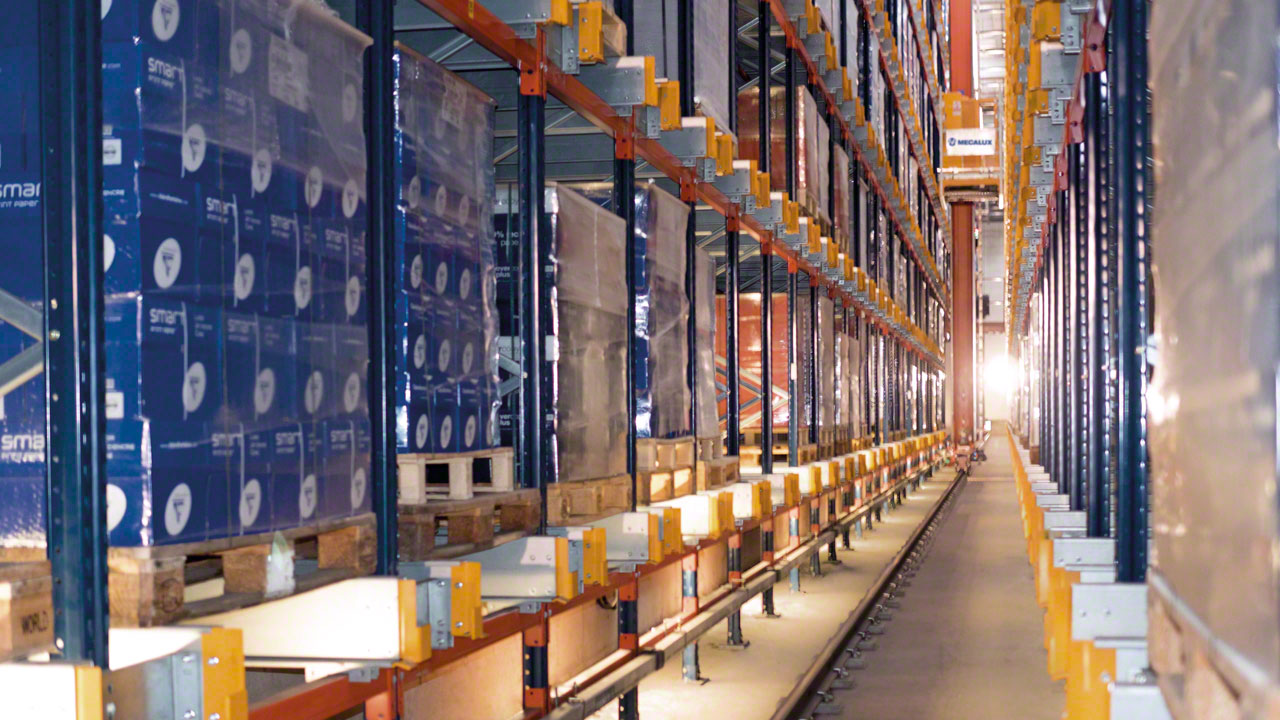 Clairefontaine: Alta productividad en almacenes robotizados