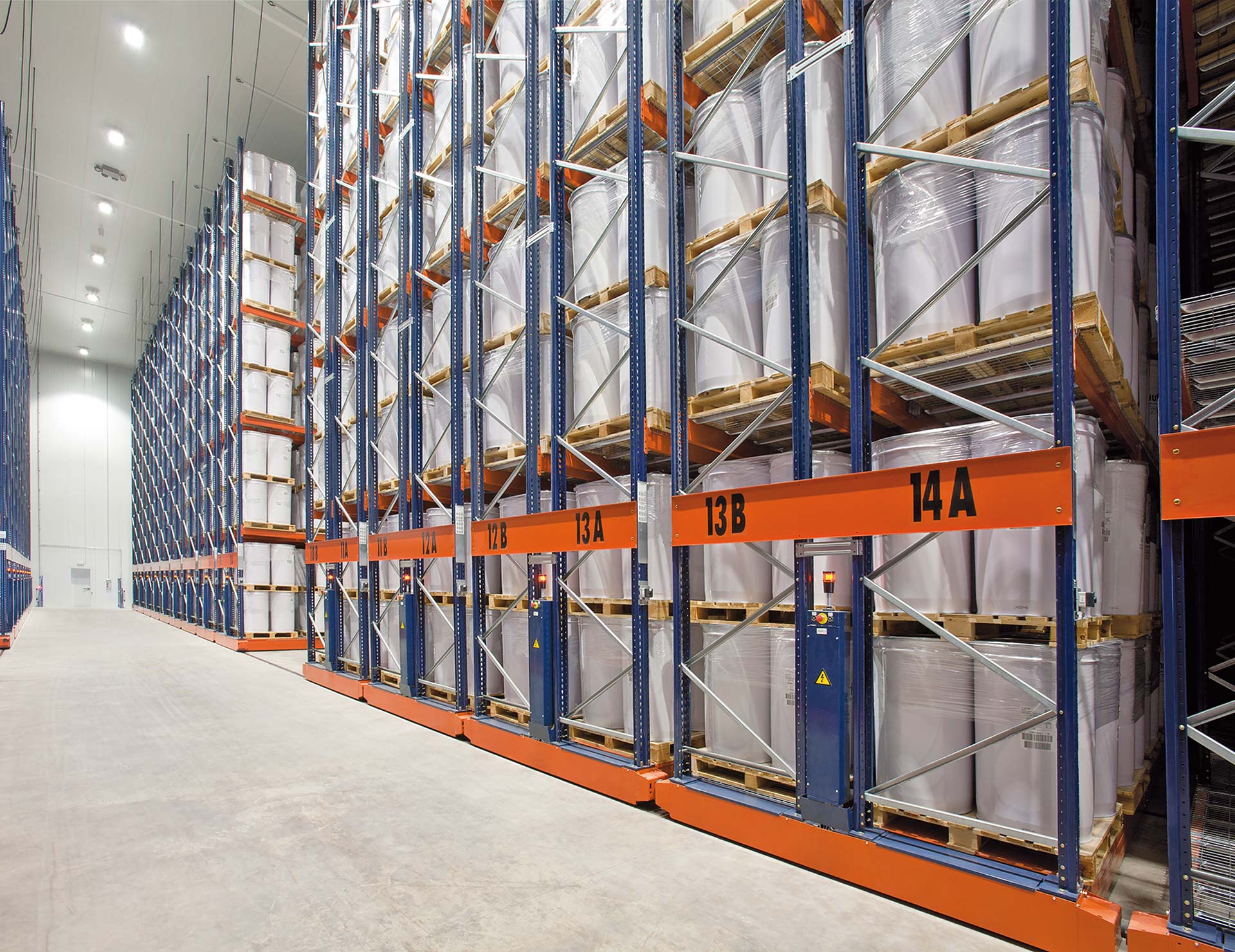 Los racks Movirack permiten aumentar la capacidad de almacenaje de una instalación entre un 80% y un 120%