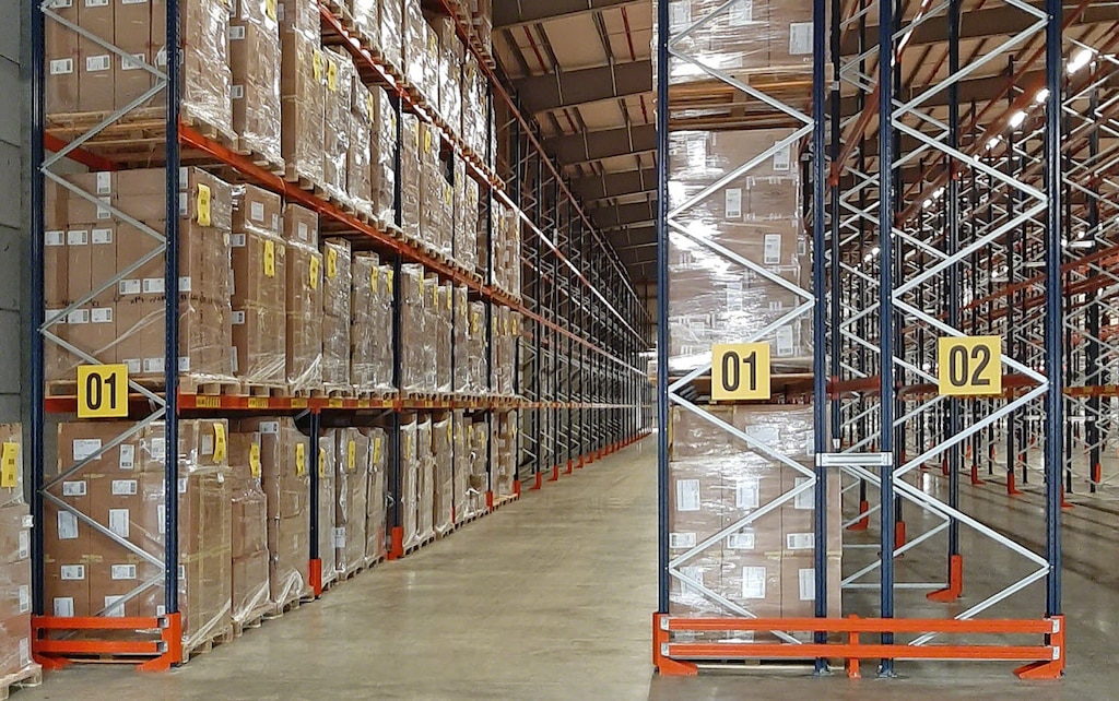 Eddie Stobart Logistics Europe ha equipado su almacén situado en Bélgica con racks selectivos
